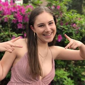 Meet your Posher, Alexis